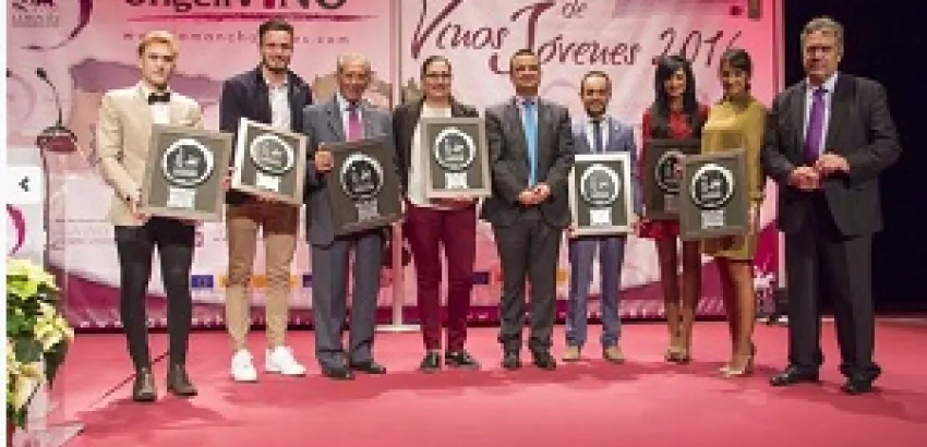 La DO La Mancha premia a los jóvenes talentos del 2016 La DO La Mancha premia a los jóvenes talentos del 2016