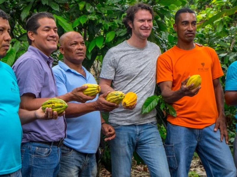 Santiago y agricultores