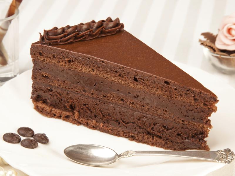 Bizcocho de chocolate con mousse de cafe