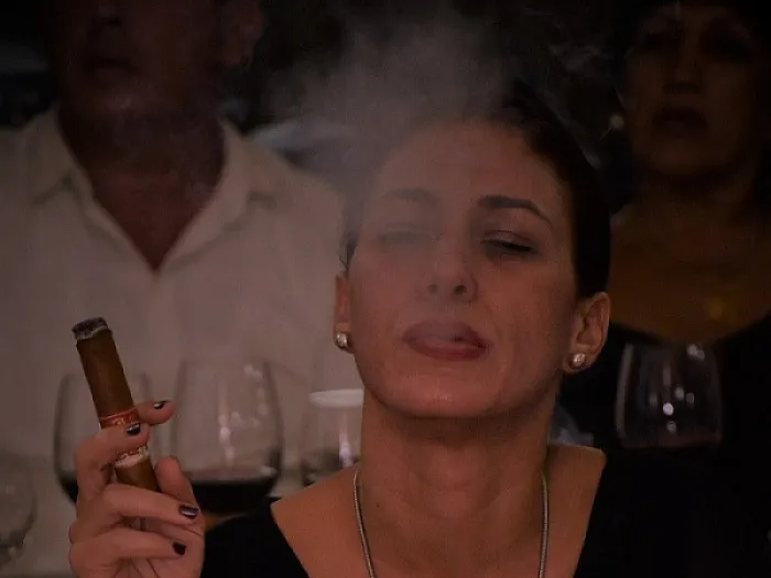 Maridaje realizado entre vinos italianos Chianti de la Bodega Coli y H. Upmann Magnum 54