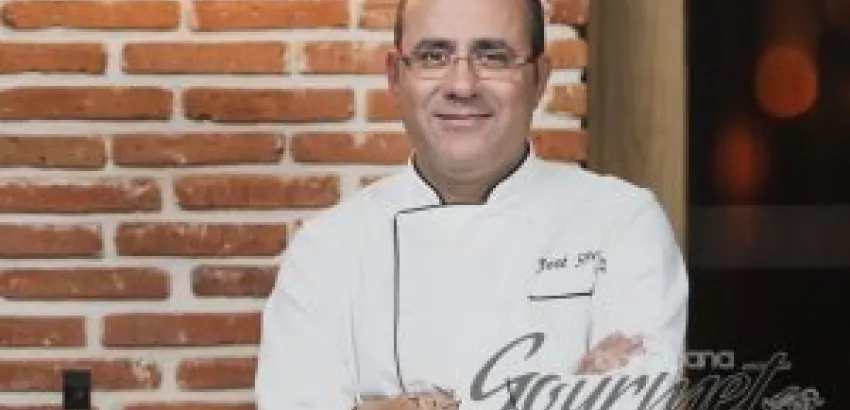 Jose Soto el nuevo chef de El Embajador se formó en “Le Cordon Blue” de Paris Jose Soto el nuevo chef de El Embajador se formó en “Le Cordon Blue” de Paris