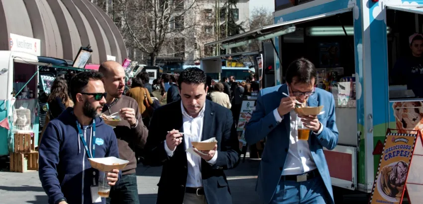 La gastronomía sobre ruedas regresa al Paseo de la Castellana. La gastronomía sobre ruedas regresa al Paseo de la Castellana.