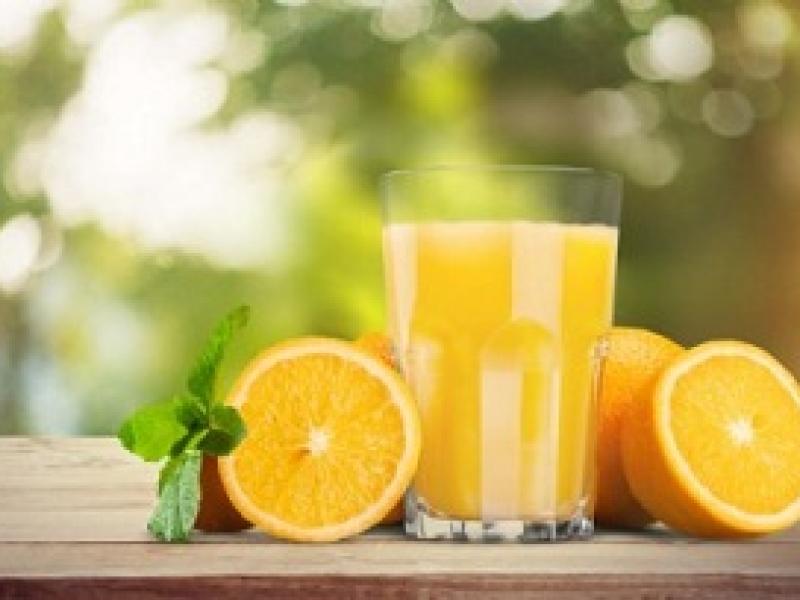 El zumo de naranja contiene muchos micronutrientes