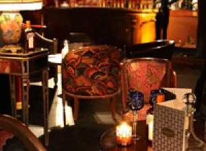 Un bar que abre solo un mes al año en París