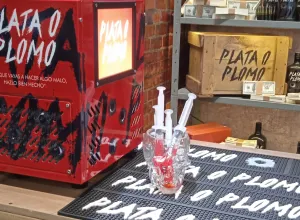 Plata o Plomo-Licor