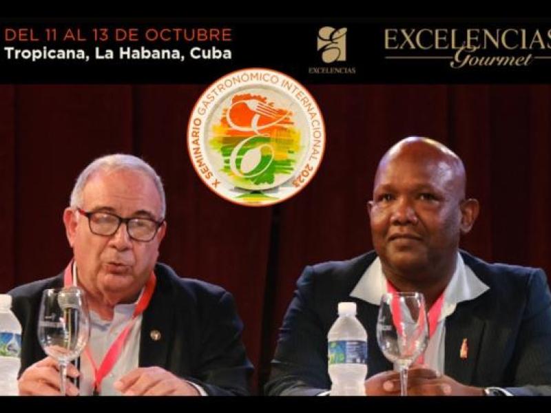 En la foto: presidente de honor de la ACC, José Rafa Malém y Eddis Naranjo, actual Presidente de la ACC durante la presentación de a ponencia en el marco del X Seminario Gastronómico Internacional Excelencias Gourmet