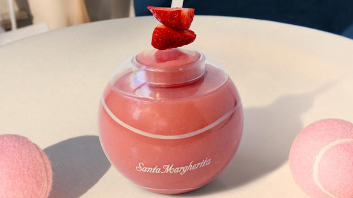 cóctel rosa love all frosé miami open