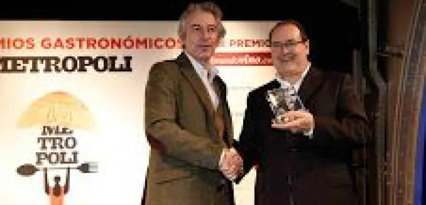 La Luna de Metrópoli y elmundovino.com entregan sus premios anuales a los mejores establecimientos madrileños, profesionales de la hostelería y vinos de 2015 La Luna de Metrópoli y elmundovino.com entregan sus premios anuales a los mejores establecimientos madrileños, profesionales de la hostelería y vinos de 2015
