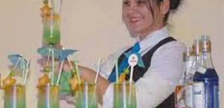La mujer y el bar en Cuba La mujer y el bar en Cuba