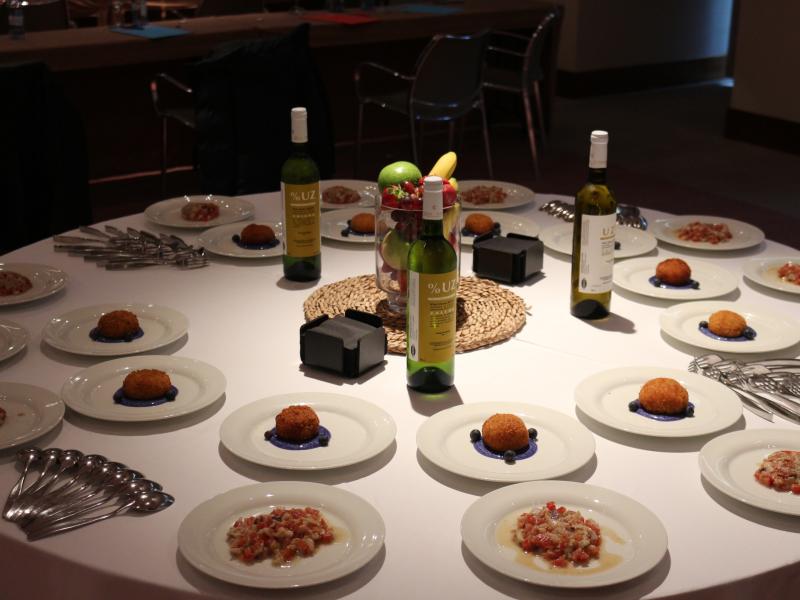 Visita a Bodegas Iglesias, Cata de Vinos y Aperitivo para dos – Bolullos – Huelva, Andalucía