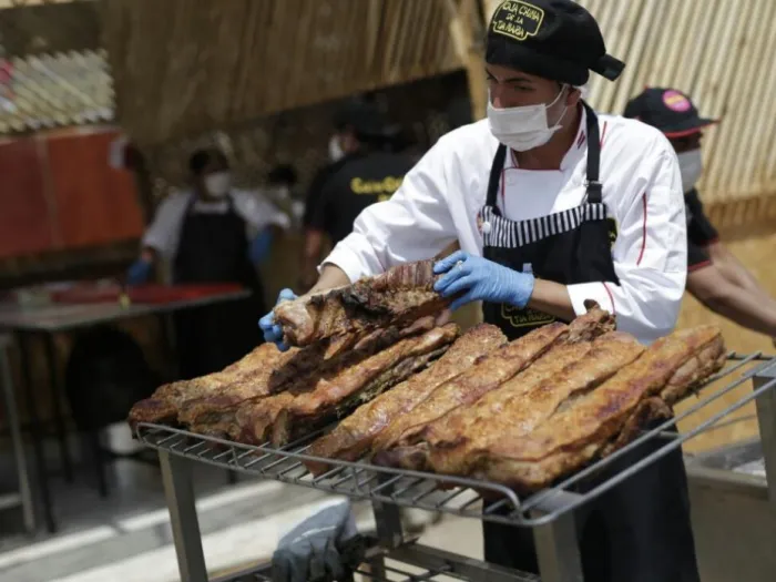 Entre los sabores más destacados se encuentra la parrilla amazónica, cuy al palo de Lamay, cordero a la brasa, entre otros.