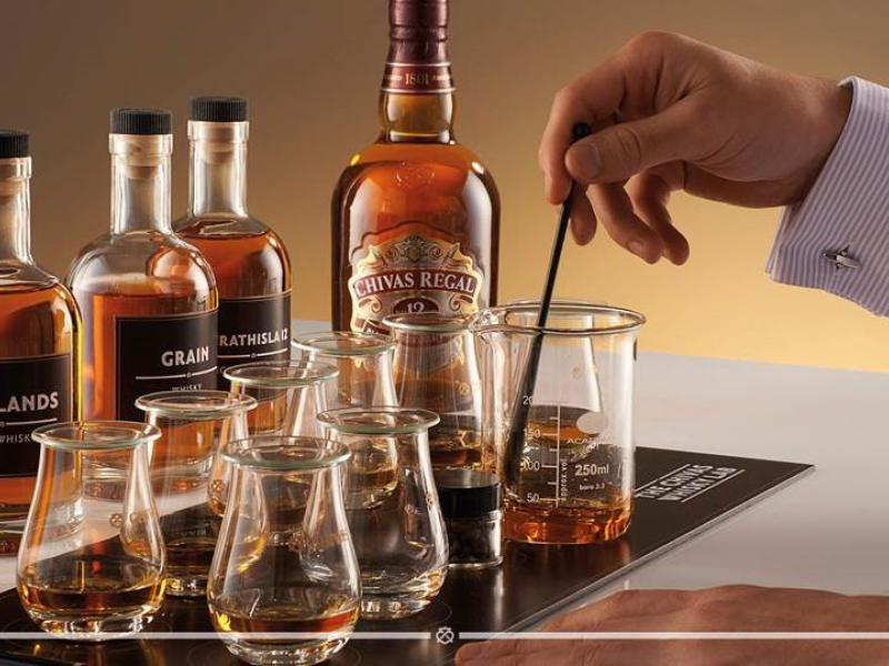 Elabora tu propio blended con Chivas Lab, el laboratorio para los amantes del whisky 
