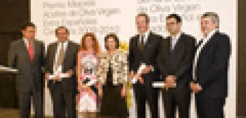 Dauro recibe el Premio al Mejor Aceite de Oliva Virgen Extra Frutado Maduro de España Dauro recibe el Premio al Mejor Aceite de Oliva Virgen Extra Frutado Maduro de España