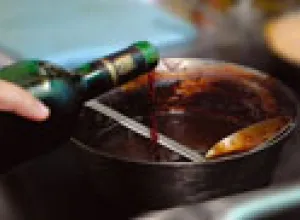 Salsas al vino: La magia de la perfección