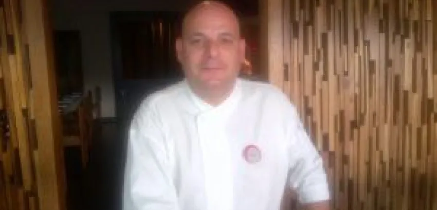 “El amor por la cocina es lo que le transmito al cliente”