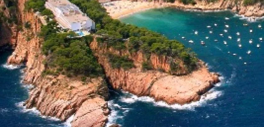 Paradores y Javier de las Muelas dan nueva vida al Parador Aiguablava Paradores y Javier de las Muelas dan nueva vida al Parador Aiguablava