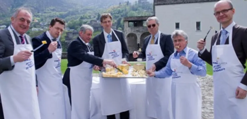 Queso Vacherin Mont-d’Or AOC, campeón de los Swiss Cheese Awards 2012 Queso Vacherin Mont-d’Or AOC, campeón de los Swiss Cheese Awards 2012
