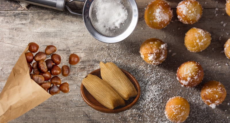 Castaña, tamales y buñuelos de viento Comida típica día de todos los santos