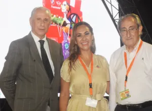 Jose Carlos De Santiago, Lupita Robles y Julio Valles