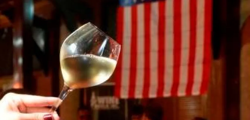 Celebran en La Habana Primer Simposio del Vino de California Celebran en La Habana Primer Simposio del Vino de California