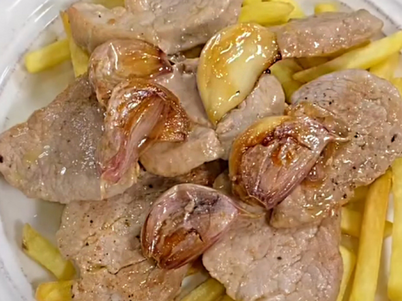 El solomillo al whisky es una tapa de Sevilla por excelencia