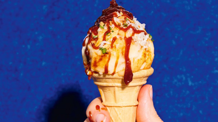 Helado de puré con salsa barbacoa