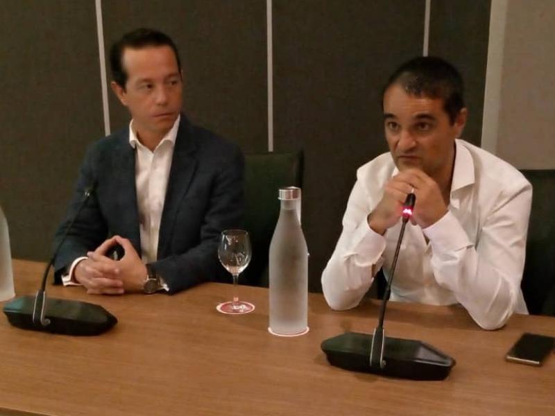 Presiden Angel Martín Peccis, Embajador de España en Cuba, y Alejandro Barrios Álavrez, director de Iberostar Cuba, conferencia de prensa sobre el V Taller Culinario CUBASABE 2024