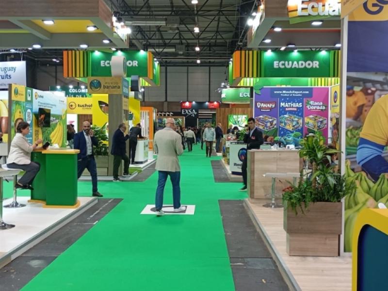 Stand Fruit Attraction