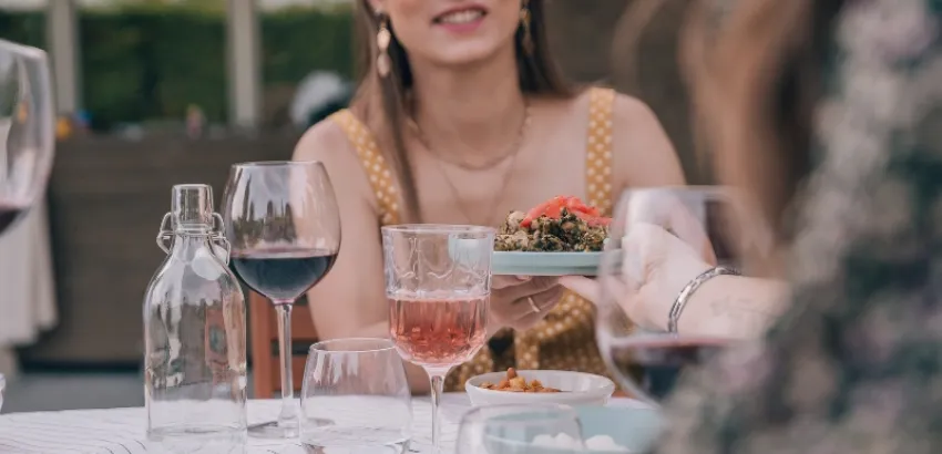 Los bares de tapas son típicos de la hostelería en Madrid hostelería en Madrid