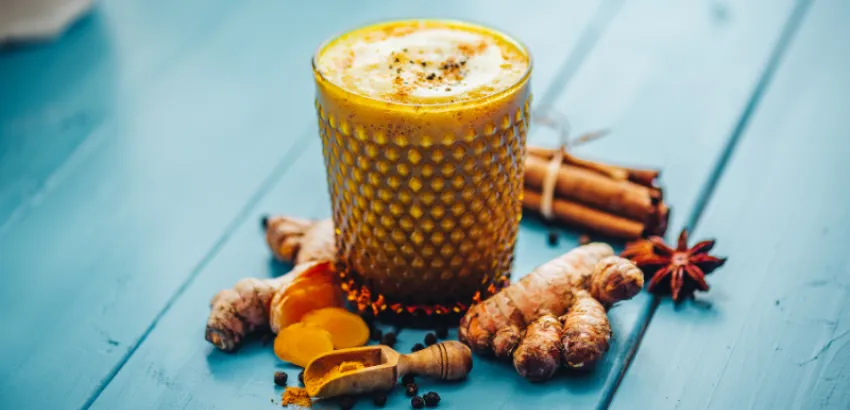 leche con cúrcuma
