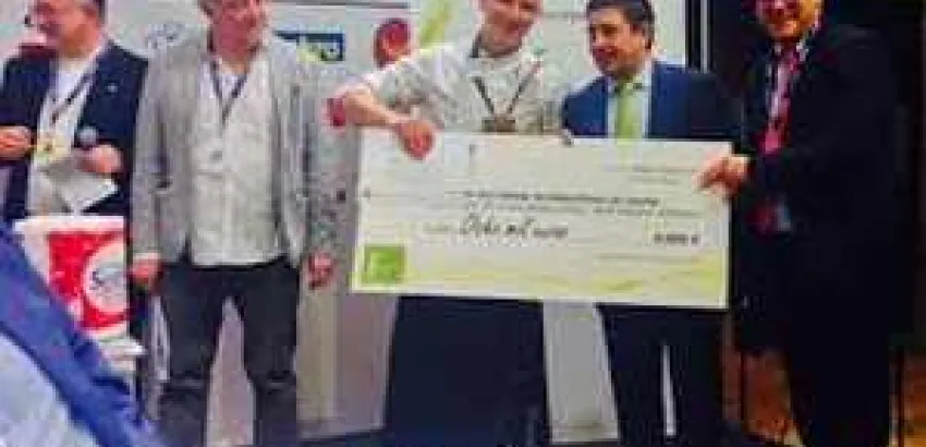 Toño Rodríguez, del Hotel Tierra de Biescas, gana el XIII Premio de cocina con Aceite de Oliva “Jaén, Paraíso Interior” Toño Rodríguez, del Hotel Tierra de Biescas, gana el XIII Premio de cocina con Aceite de Oliva “Jaén, Paraíso Interior”