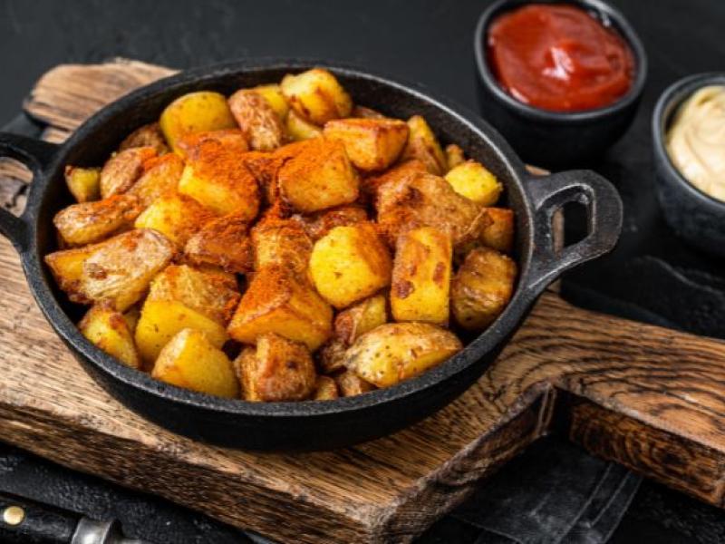 Aperitivos patatas bravas