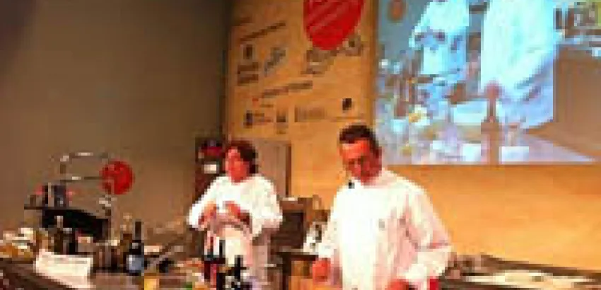 Cocineros y deportistas españoles promueven su gastronomía en el extranjero Cocineros y deportistas españoles promueven su gastronomía en el extranjero