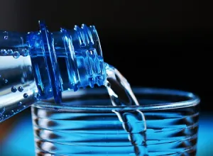Aumenta el consumo de agua envasada en los hogares españoles