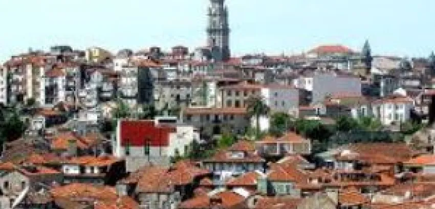 Oporto, una ciudad histórica, cultural, artística y gastronómica Oporto, una ciudad histórica, cultural, artística y gastronómica