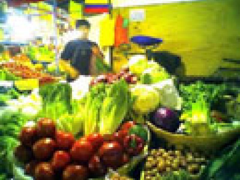 México: Familias destinan hasta 50 por ciento de su sueldo en alimentos