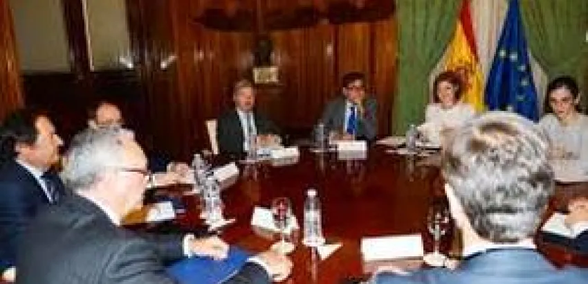 García Tejerina: La industria de la alimentación y bebidas española se consolida en los mercados internacionales García Tejerina: La industria de la alimentación y bebidas española se consolida en los mercados internacionales