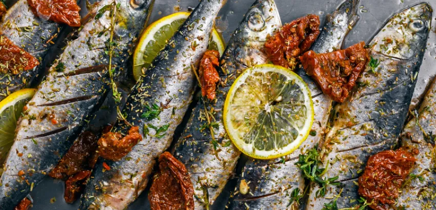 Alicante celebra sus Hogueras entre sardinas y pólvora Alicante celebra sus Hogueras entre sardinas y pólvora