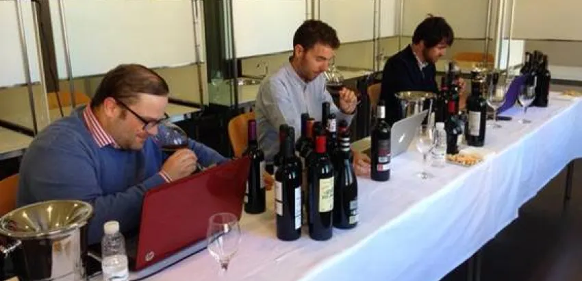 La Guía Peñín evalúa más de 1.000 vinos en la DO CA. Rioja La Guía Peñín evalúa más de 1.000 vinos en la DO CA. Rioja
