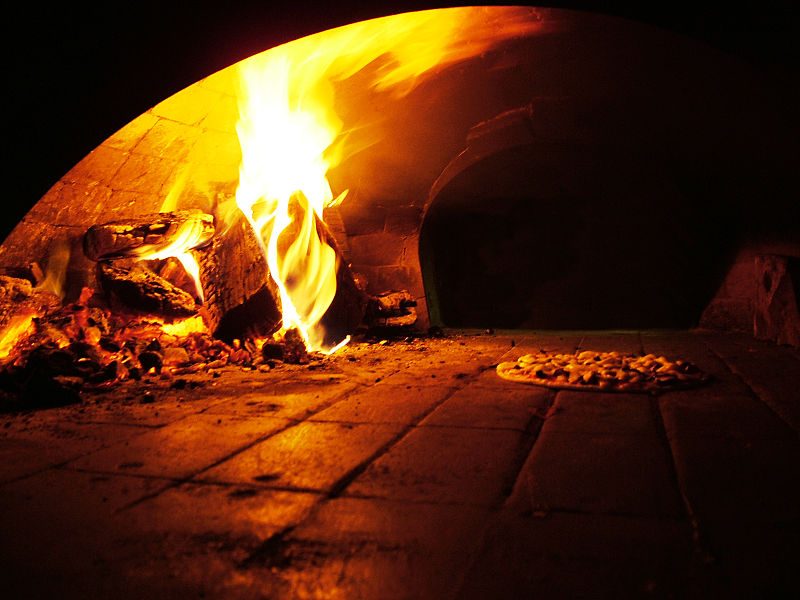 pizza-horno-de-leña-gastronomia-italiana