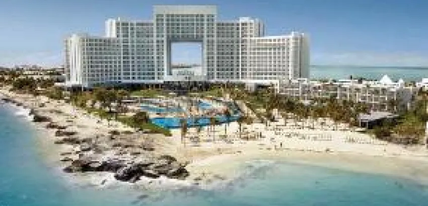 RIU renueva sus bufés con modernas miniporciones RIU renueva sus bufés con modernas miniporciones