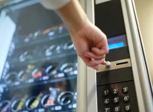 Consumo prohibirá la bollería industrial en centros educativos