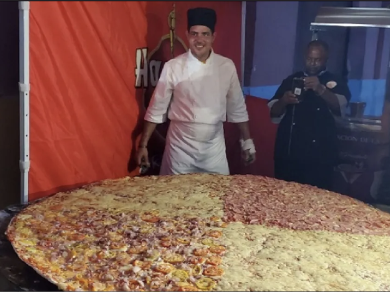 Hornean la pizza más grande de toda Cuba