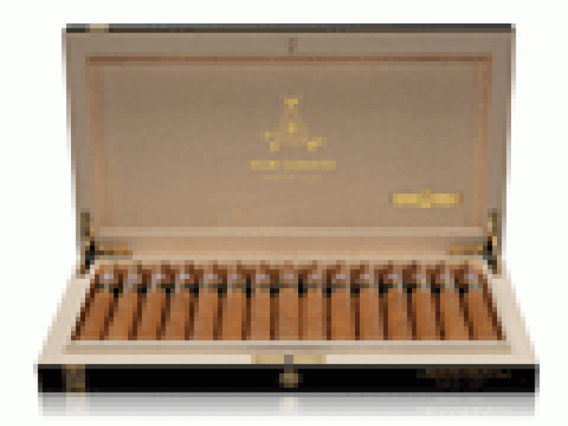 Presentan la primera vitola del habano Gran Reserva de Montecristo