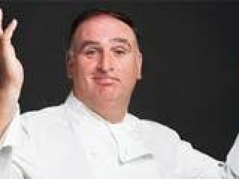 Chef José Andrés demanda a Donald Trump por 8 millones