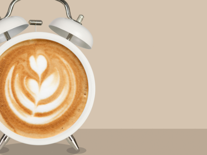 El café es un estimulante natural debido a la presencia de cafeína