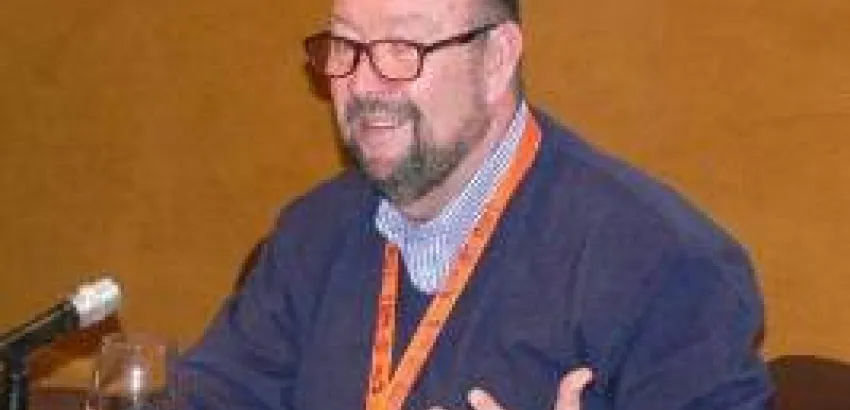Entrevista a Ernesto Gallud, Secretario de la Asociación Española de Periodistas y Escritores del Vino, impulsor de la agencia de marketing Enogastronómico a la Mesa Entrevista a Ernesto Gallud, Secretario de la Asociación Española de Periodistas y Escritores del Vino, impulsor de la agencia de marketing Enogastronómico a la Mesa