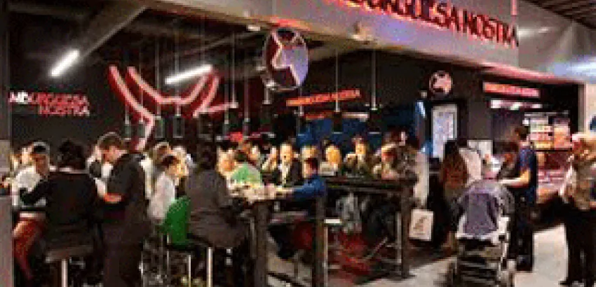 Hamburguesa Nostra abrirá 6 nuevos restaurantes en 2016 como parte de su apuesta por la restauración ‘a pie de calle’ Hamburguesa Nostra abrirá 6 nuevos restaurantes en 2016 como parte de su apuesta por la restauración ‘a pie de calle’