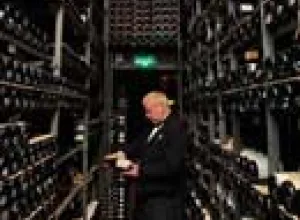 Francia: Millonaria subasta de vinos hace olvidar la crisis económica