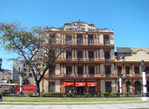 Partagas-casa-del-habano-la-habana-cuba-encuentro-de-amigos-y-clientes
